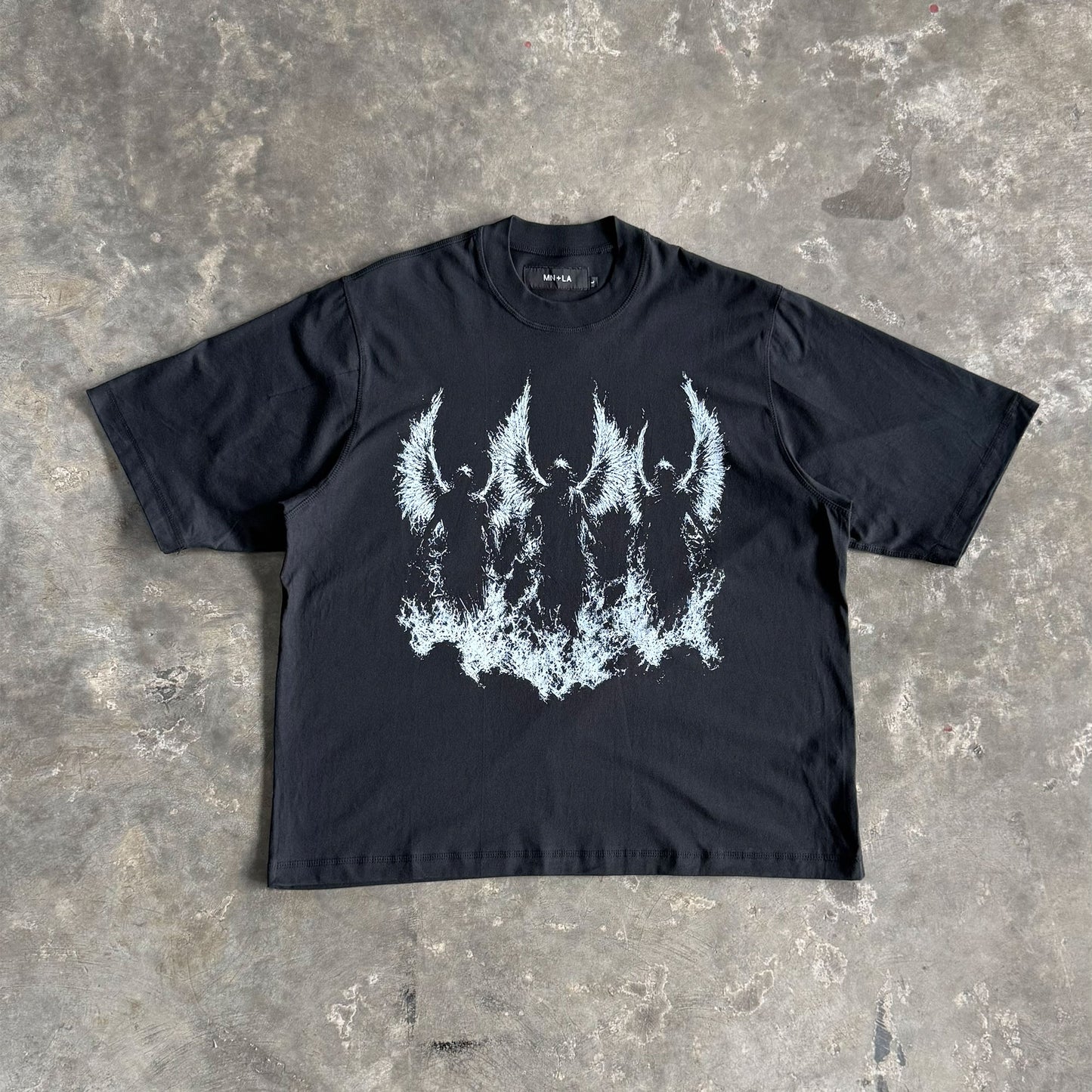 "TRINITY" TEE IN CAVIAR