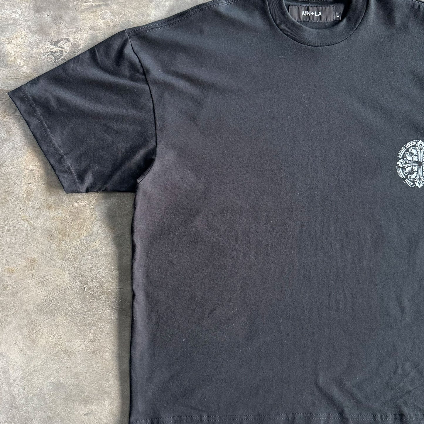 "IRON CROSS" TEE IN ANTHRACITE