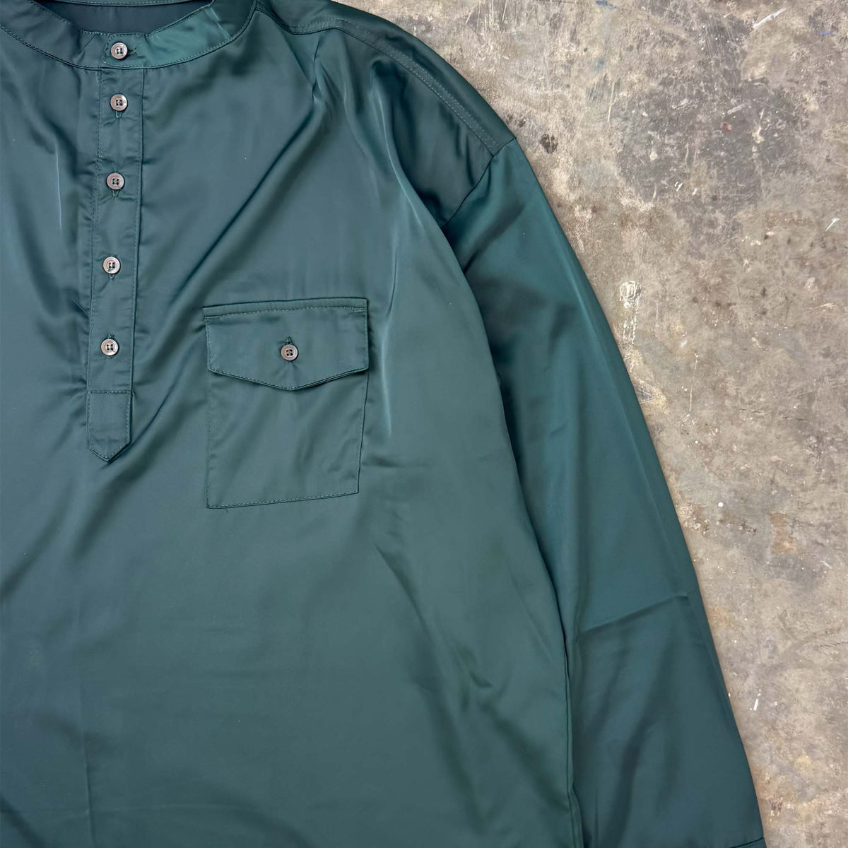 MANDARIN QUARTER L/S SHIRT IN EMERALD