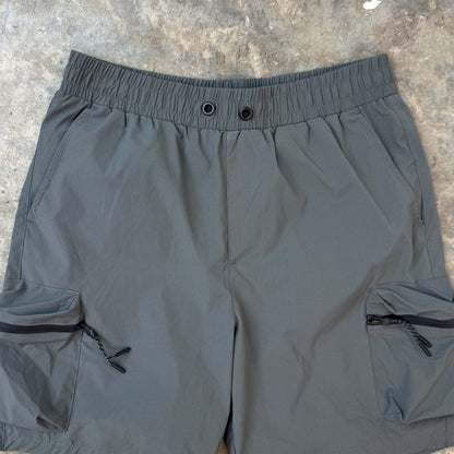 TREK SHORTS IN STONE GREY