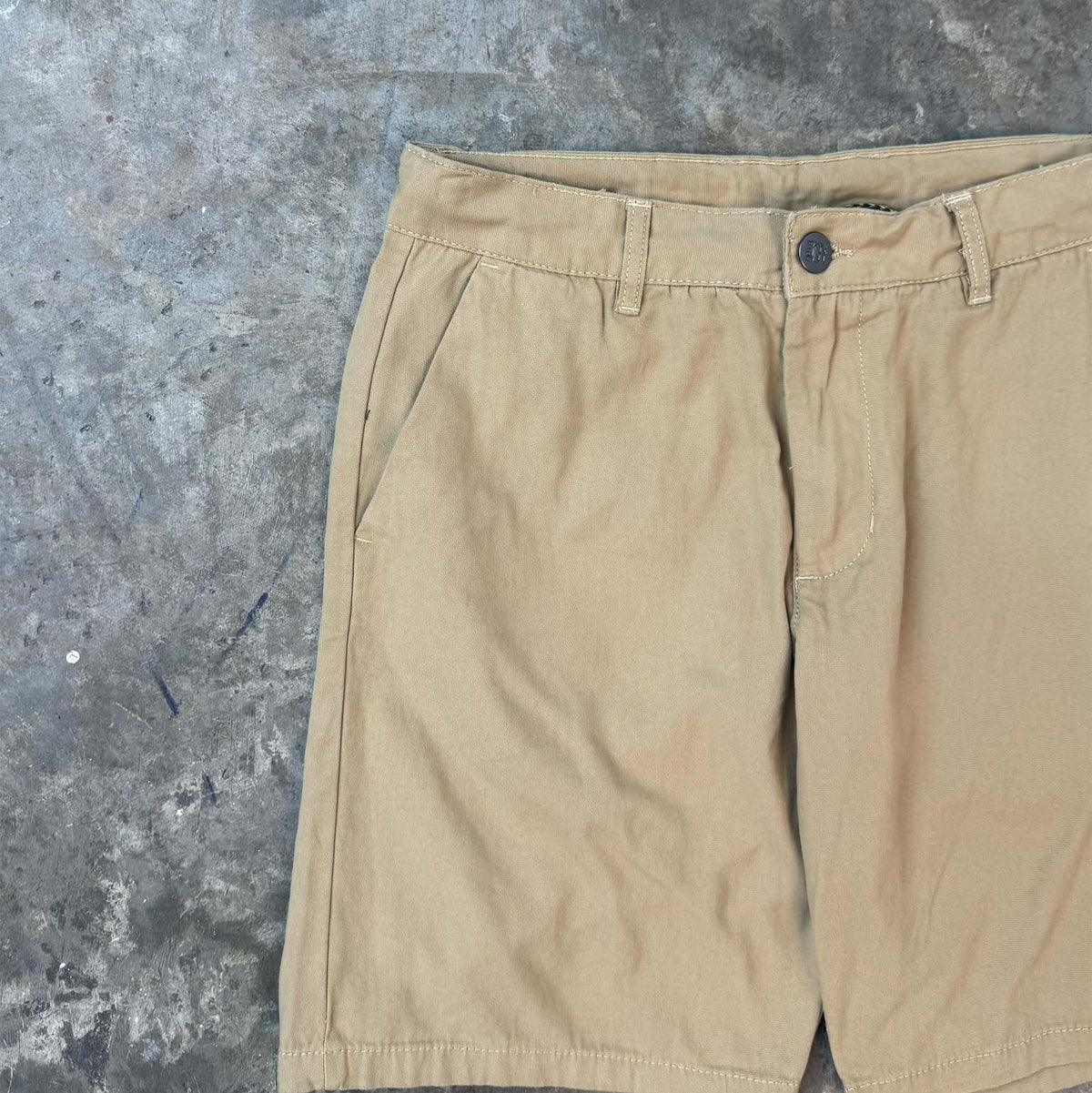 PACE SHORTS IN SAND
