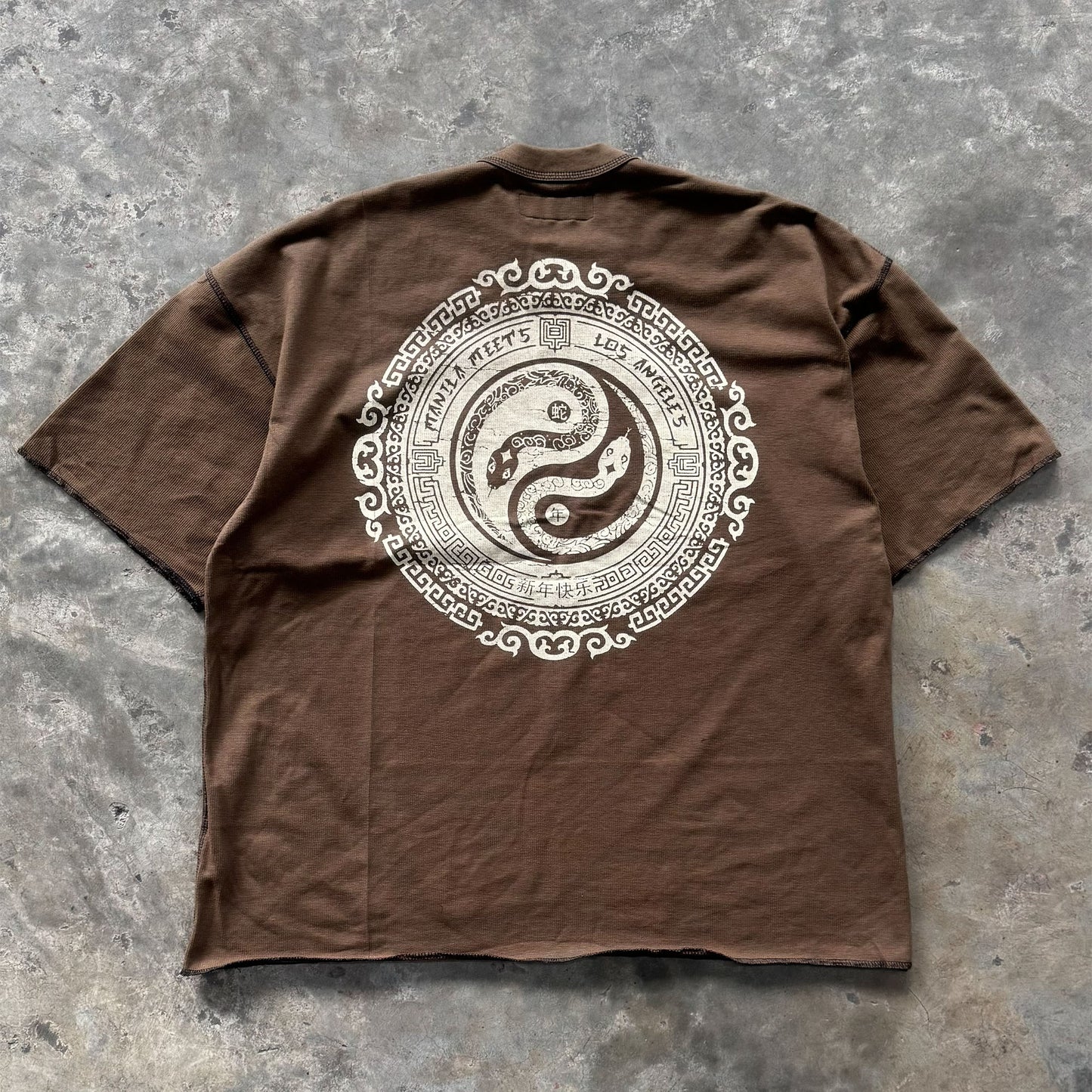 "YEAR OF THE SNAKE" TEE IN OLIVE
