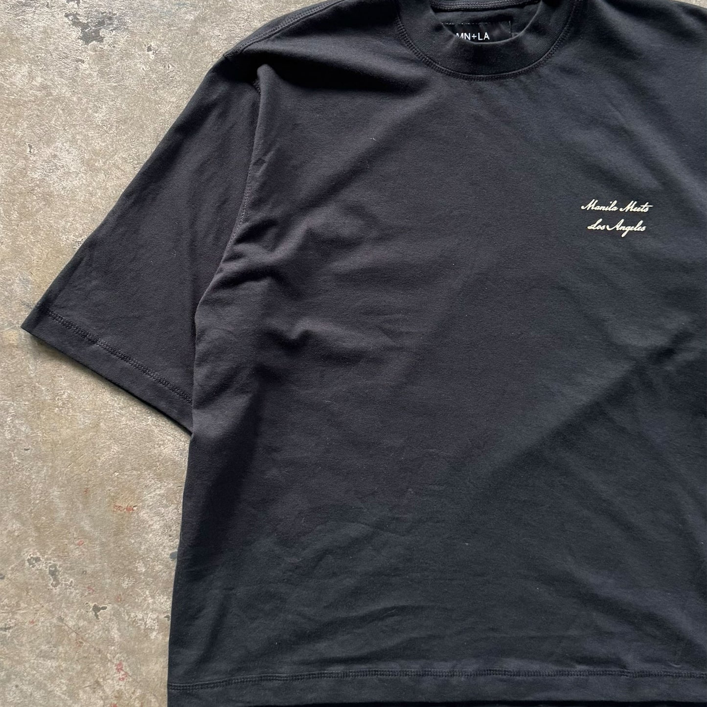MN+LA™ SCRIPT LOGO TEE IN CAVIAR