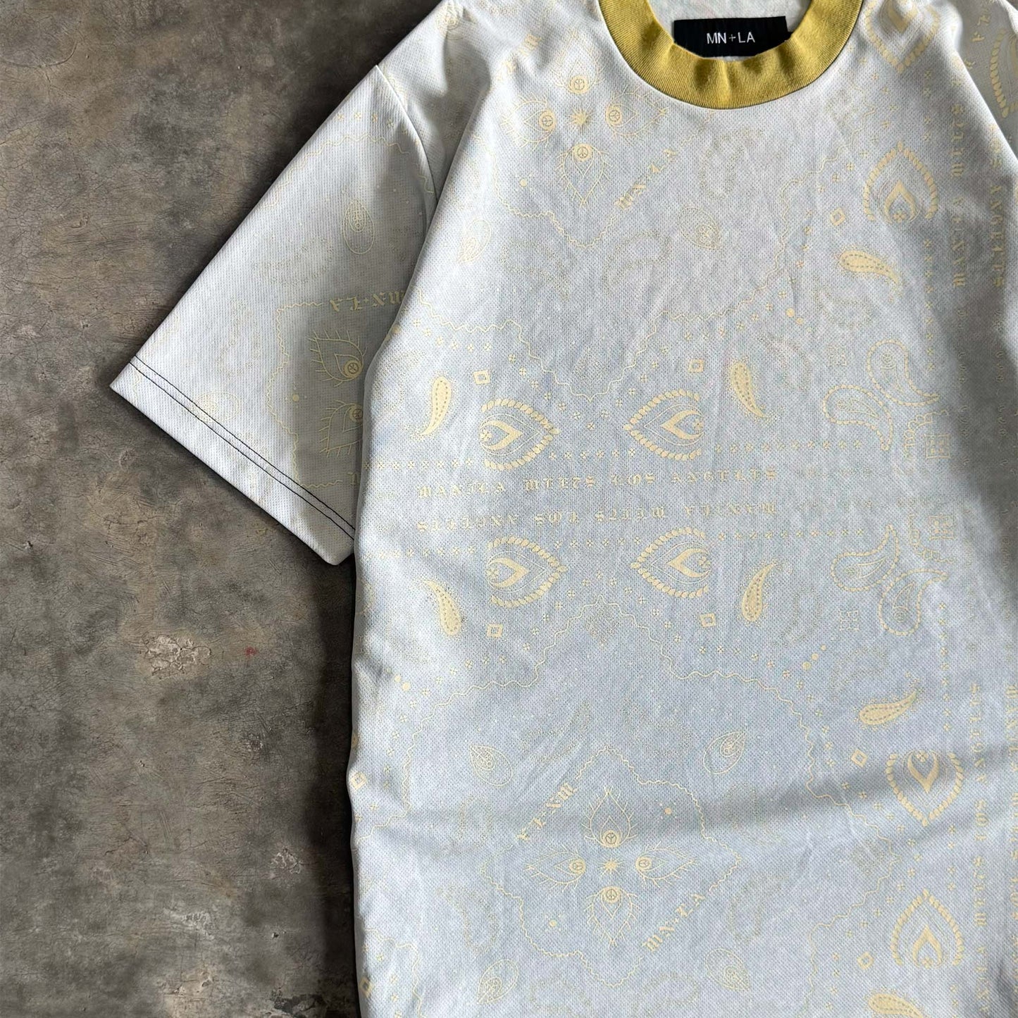 PEACE PAISLEY OVERSIZED TEE IN STEEL OAT