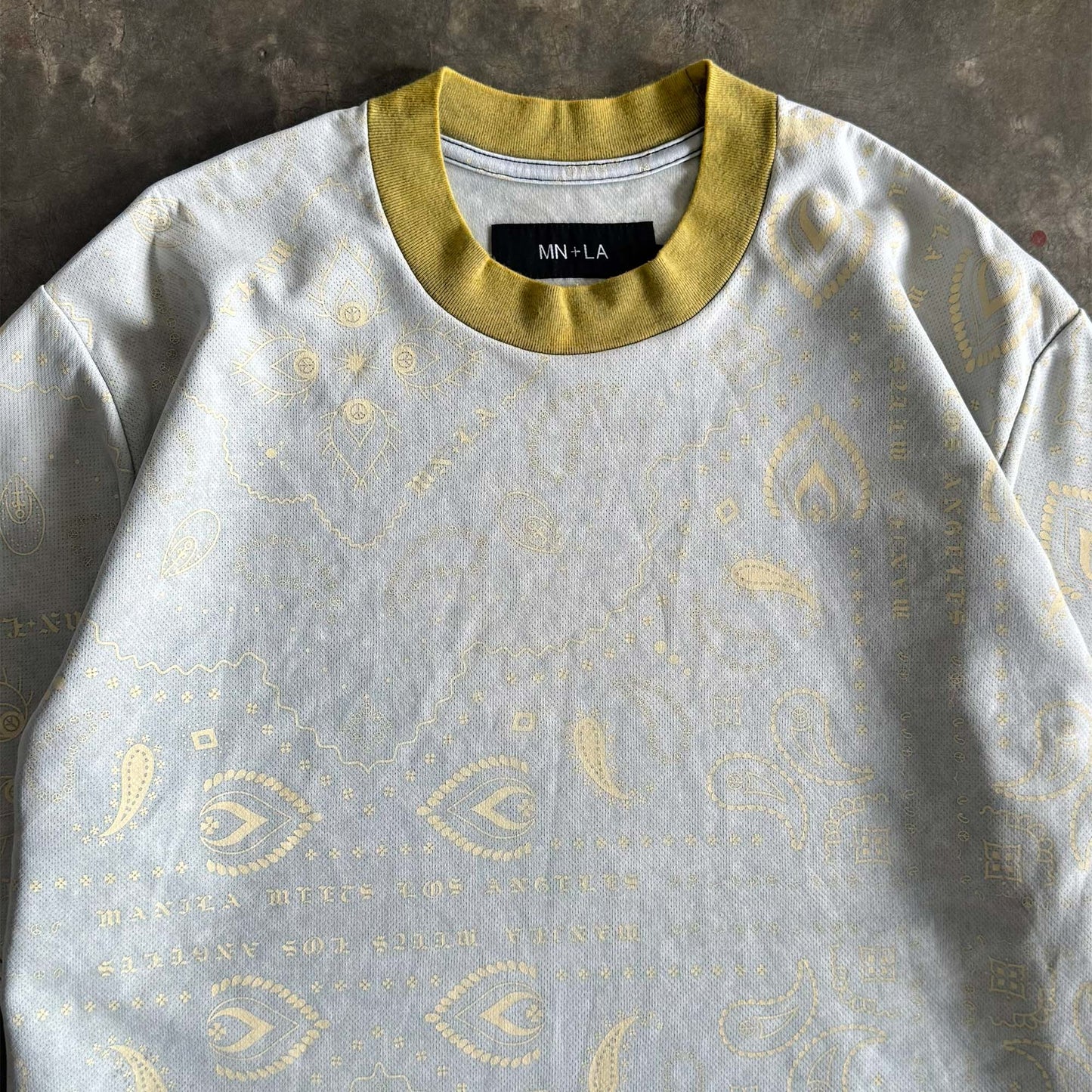 PEACE PAISLEY OVERSIZED TEE IN STEEL OAT