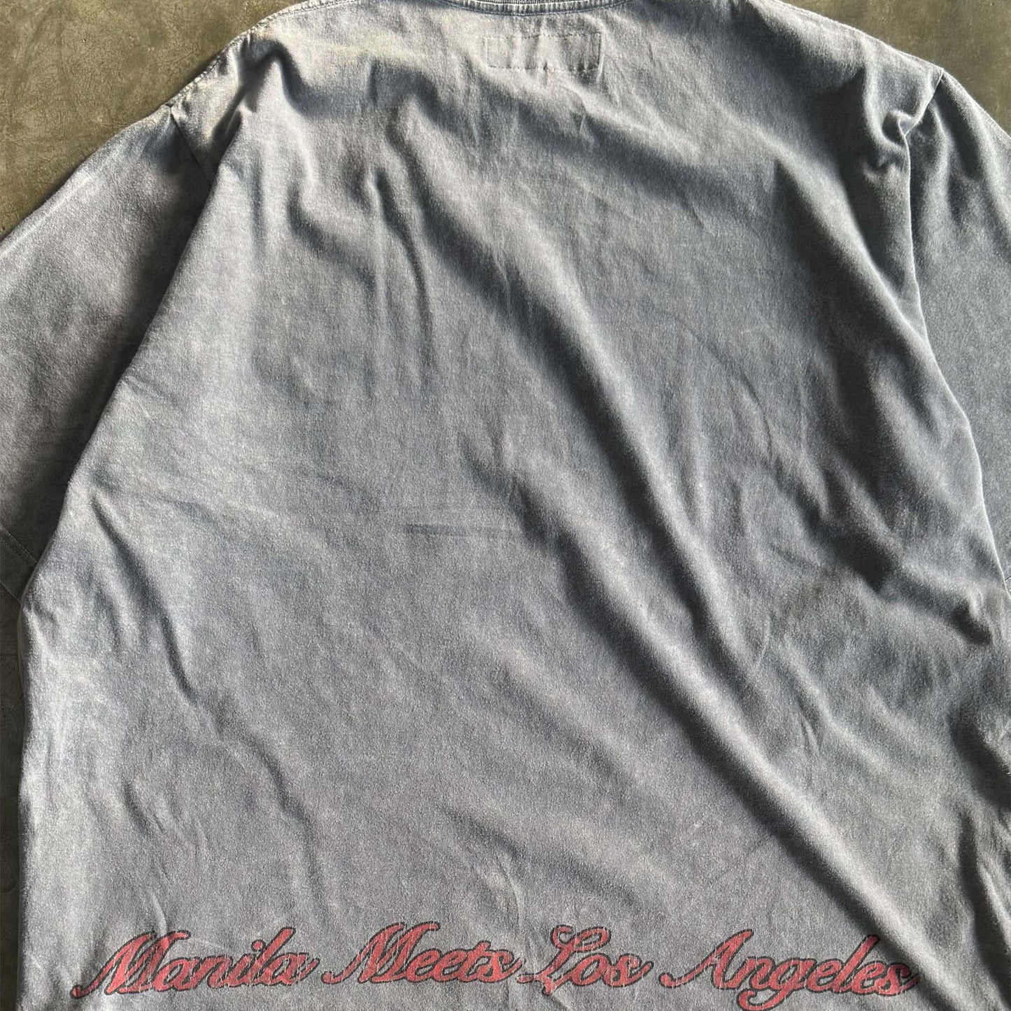 "LEAVE ME ALONE" TEE IN STONE/DARK TEAL
