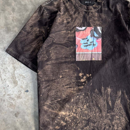 "LOOK AT THE SKY TONIGHT" TEE IN CAVIAR (WASHED)