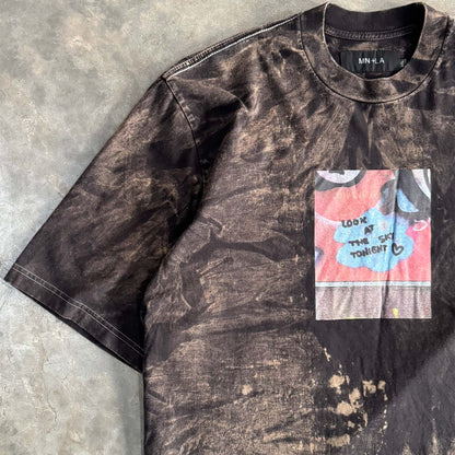"LOOK AT THE SKY TONIGHT" TEE IN CAVIAR (WASHED)