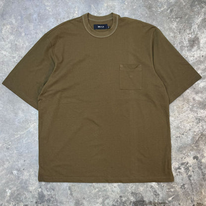 WAFFLE MOCK NECK POCKET TEE V3 IN OLIVE