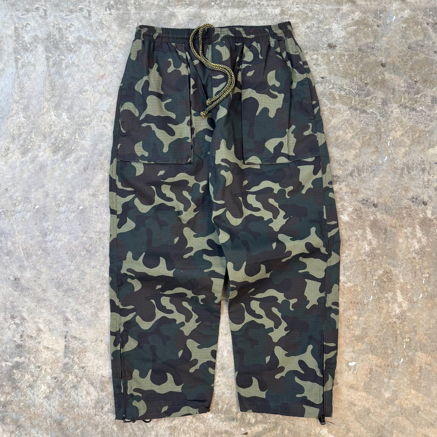 ROGUE OVERPOCKET PANTS IN WOODLAND CAMO