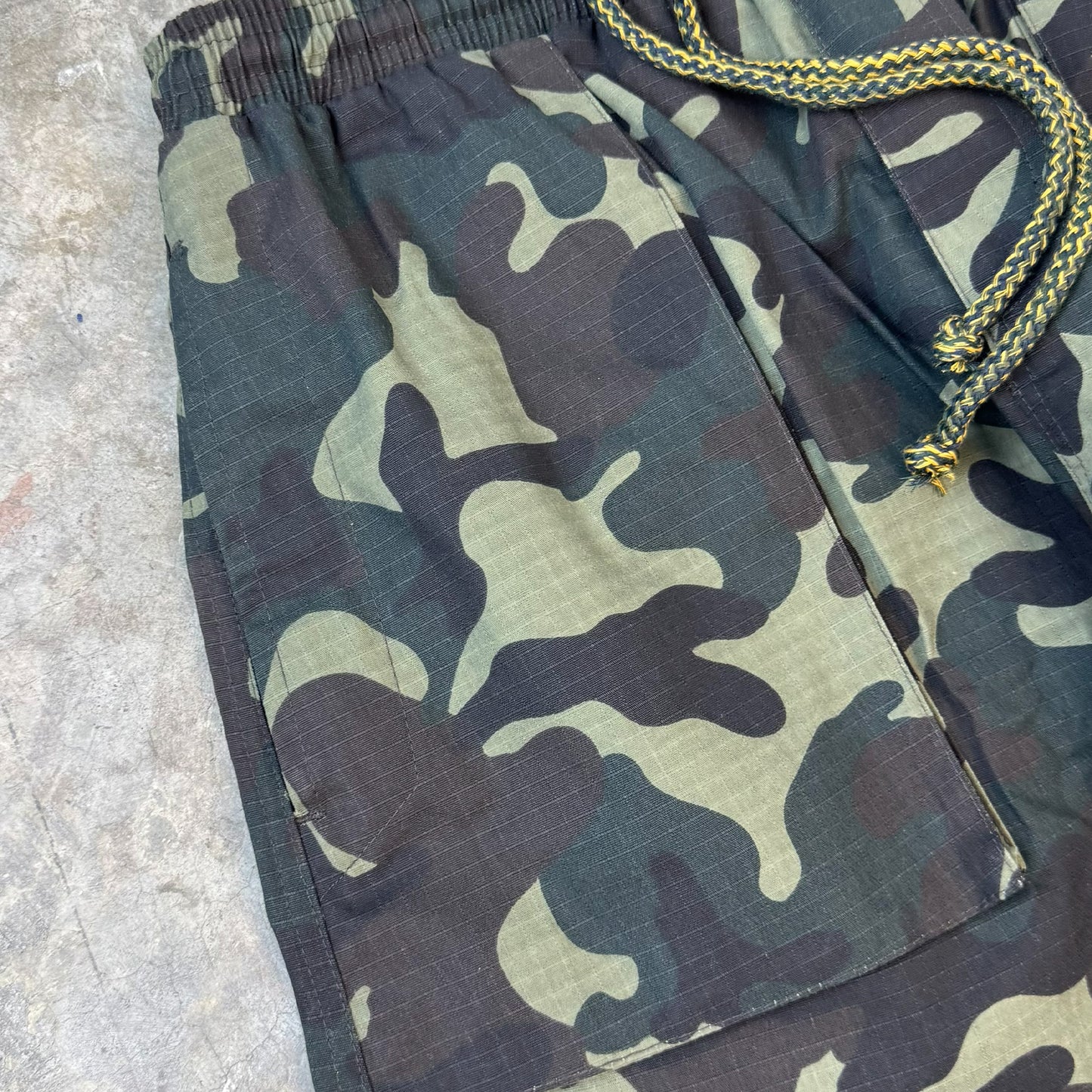ROGUE OVERPOCKET PANTS IN WOODLAND CAMO