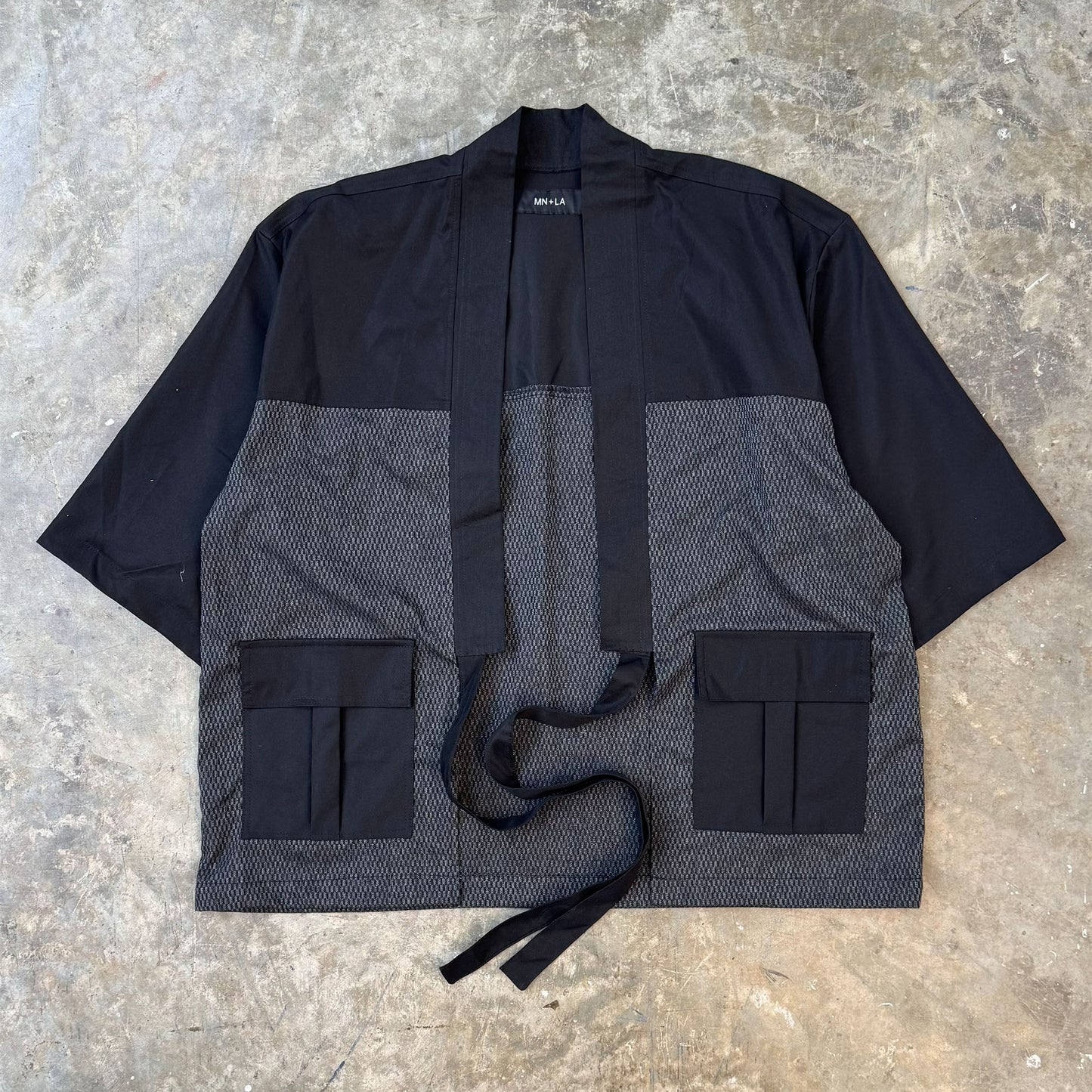 S/S DRAPE V2 IN CARBON