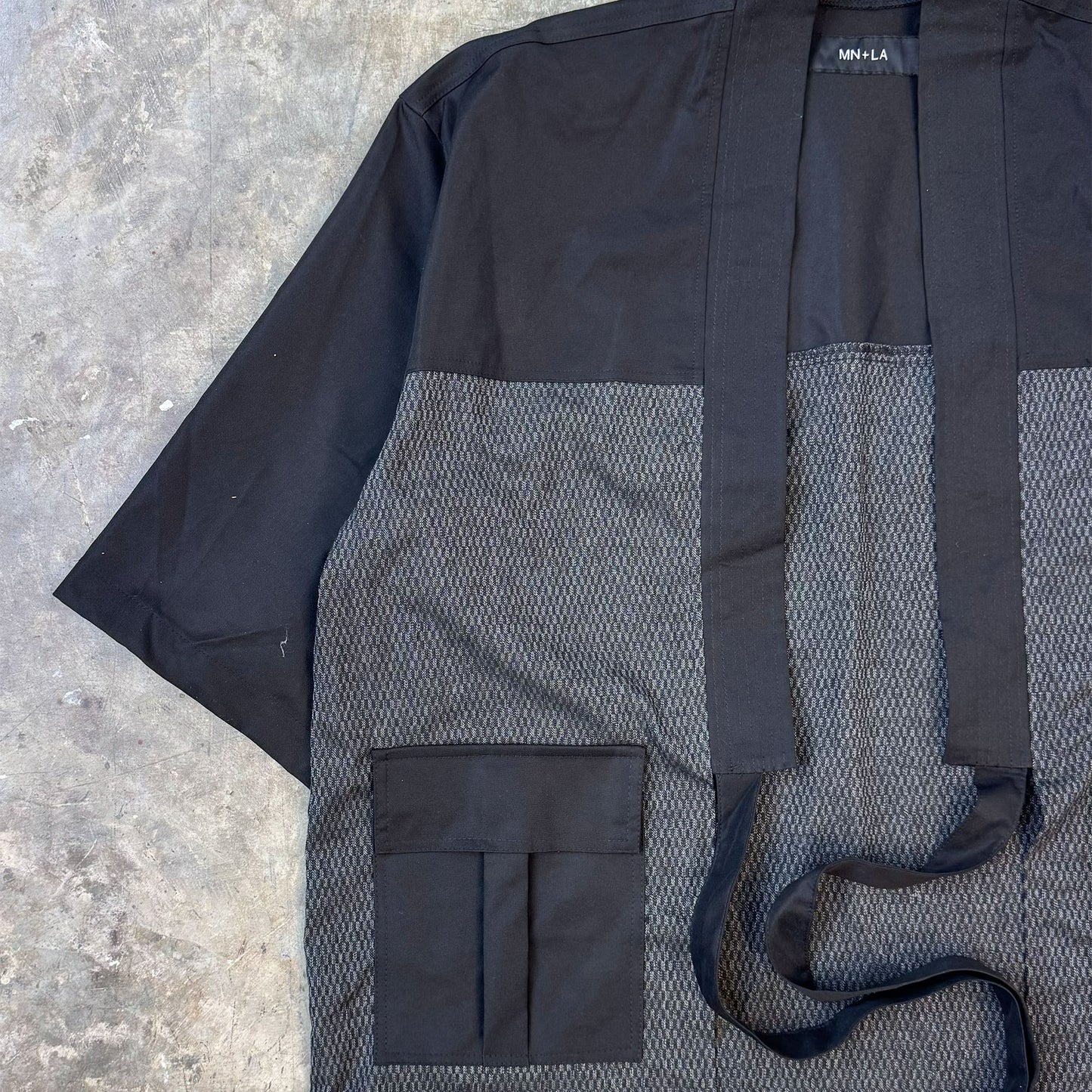 S/S DRAPE V2 IN CARBON