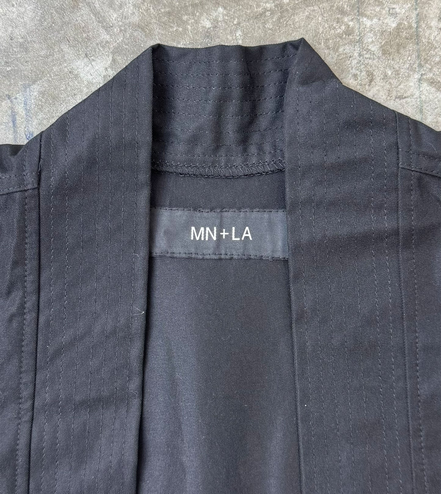 S/S DRAPE V2 IN CARBON