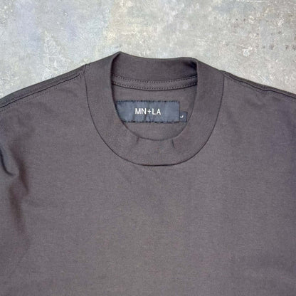 MOCK NECK TEE IN CHARCOAL GREY