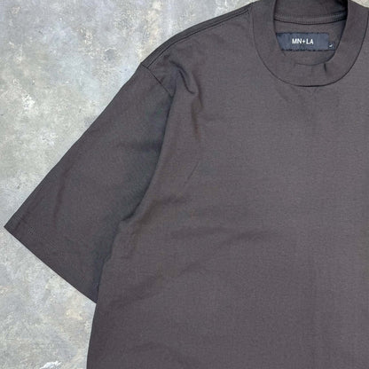 MOCK NECK TEE IN CHARCOAL GREY