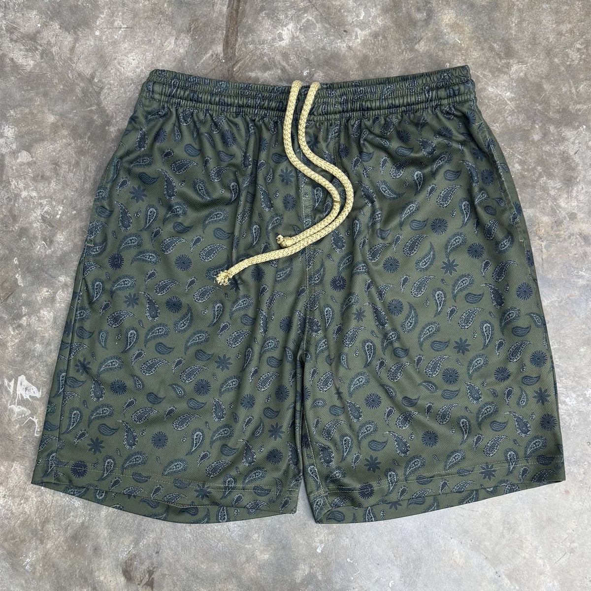 "PAISLEY" MESH SHORTS IN OLIVE