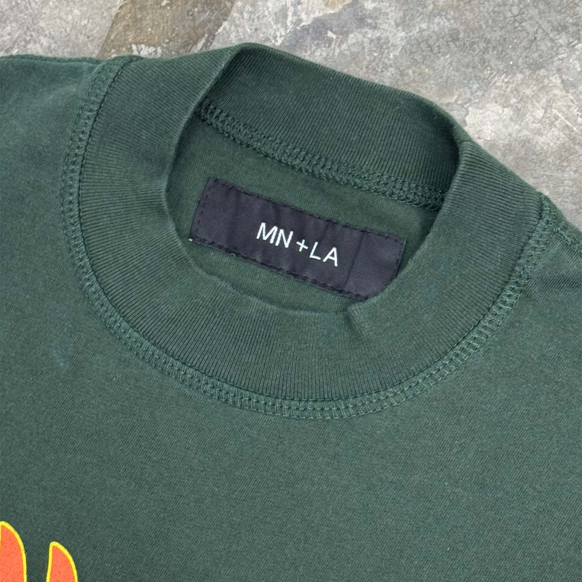 “BURNING STALLION” TEE IN HUNTER GREEN