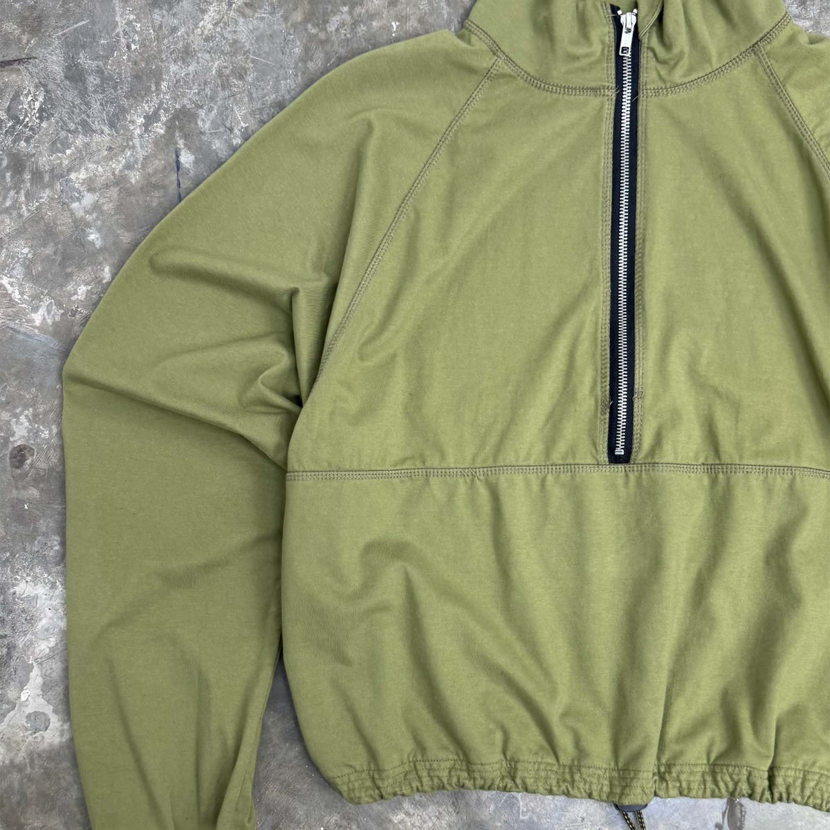 QUARTER ZIP L/S TEE V2 IN OLIVE