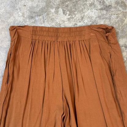 FEMME PANTS SAMPLE 003