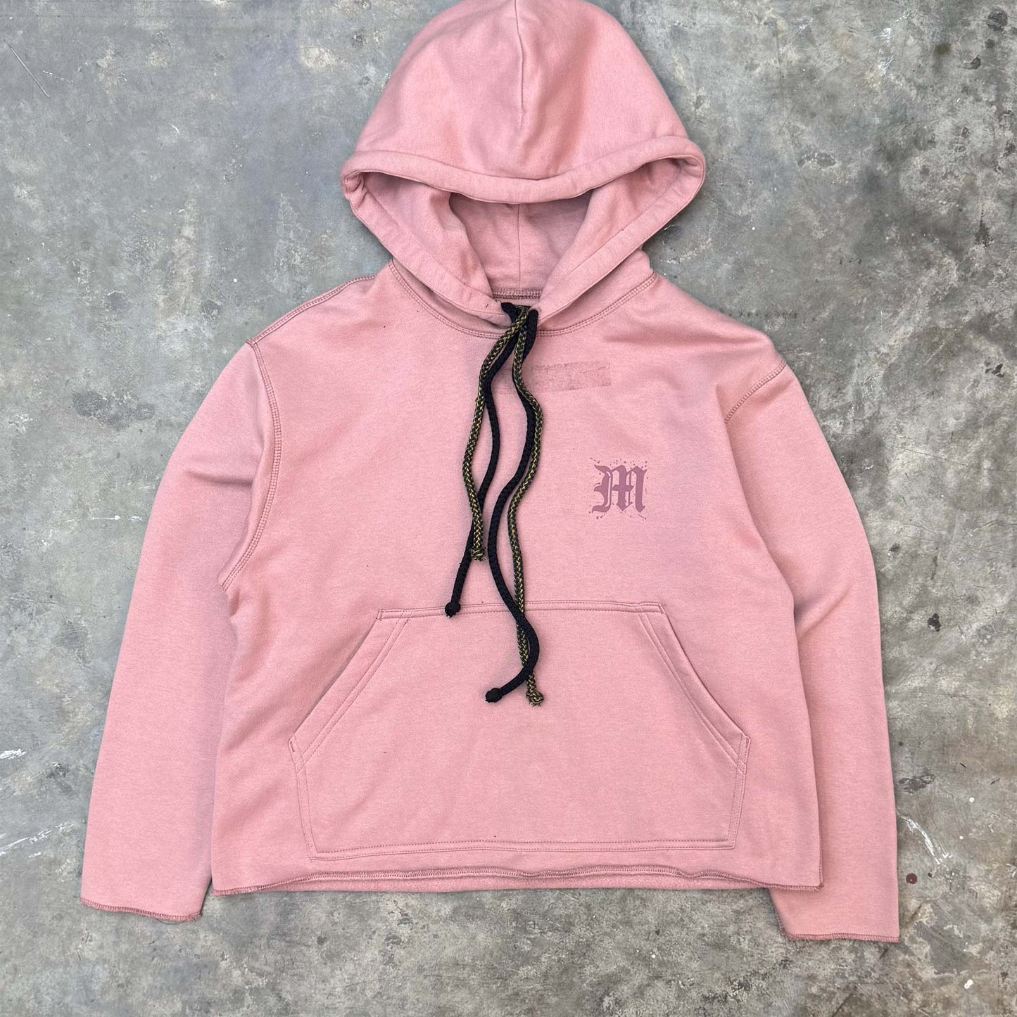 "M'$ SPECKS V2" CUTOFF HOODIE IN ROSE QUARTZ