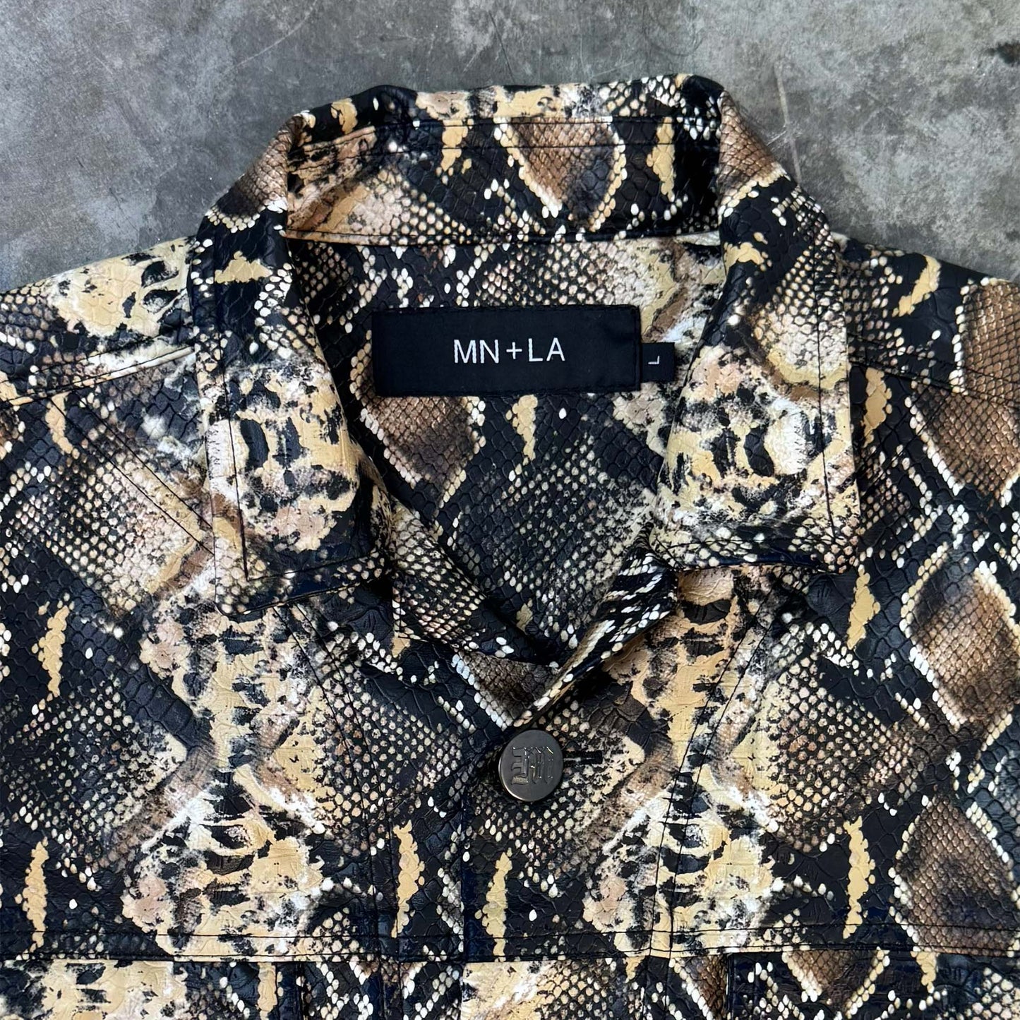 TRUCKER JACKET IN PYTHON