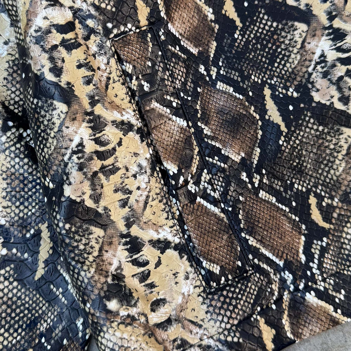 TRUCKER JACKET IN PYTHON