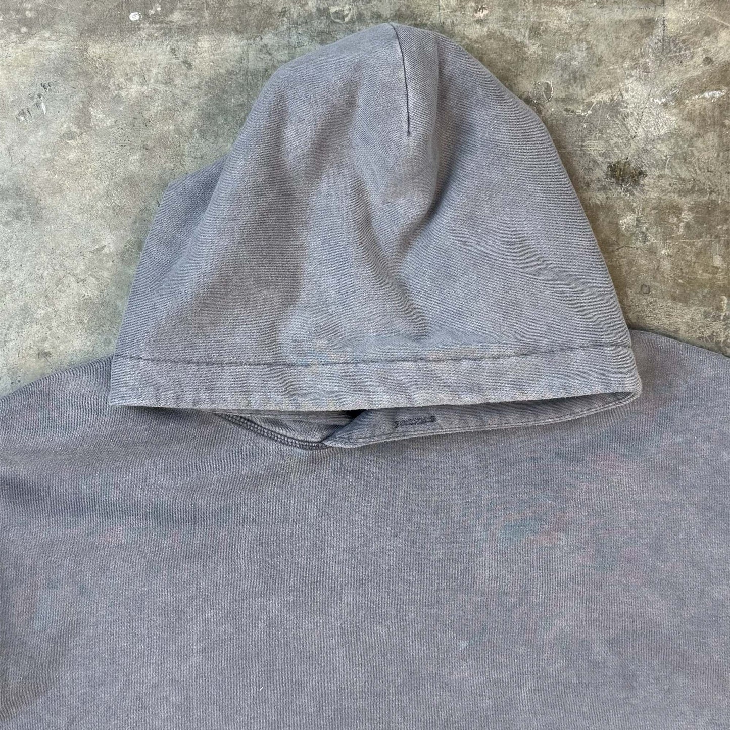 CUTOFF HOODIE IN CEMENT