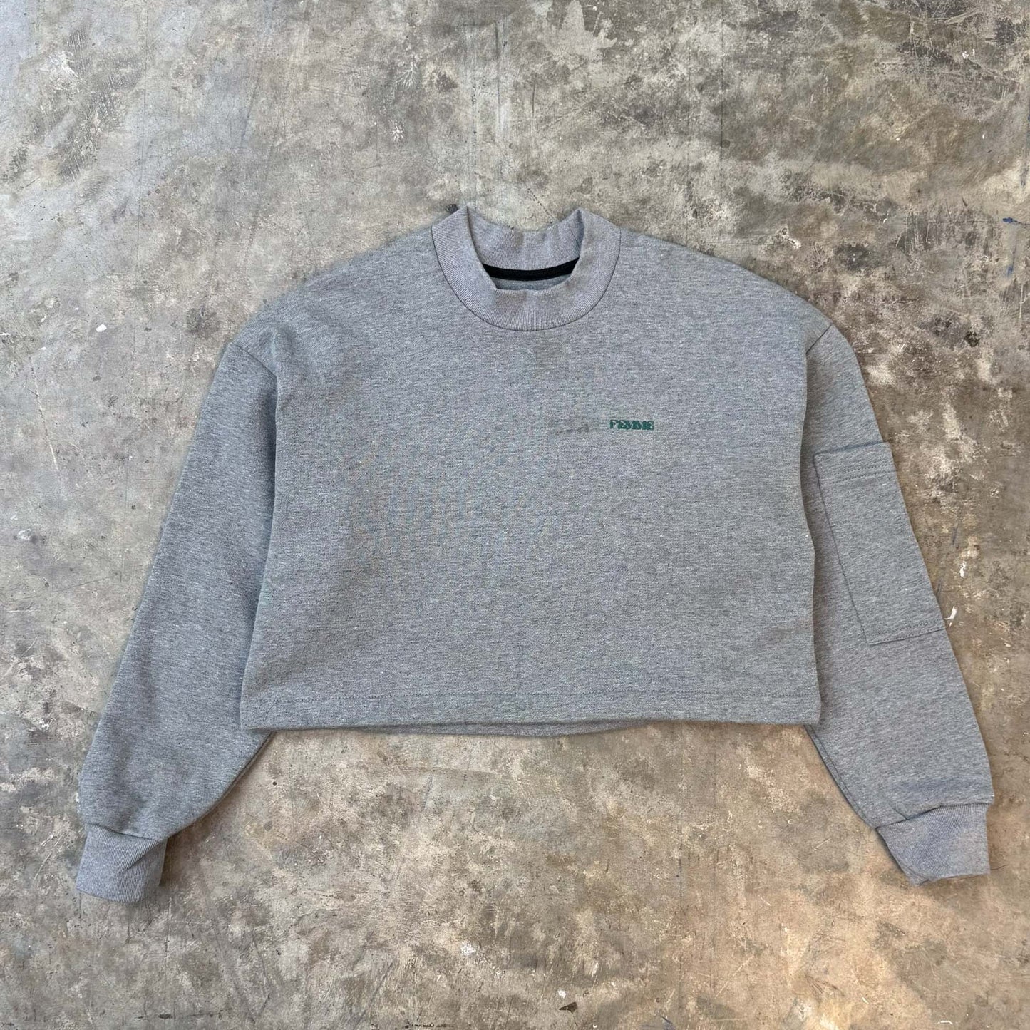 LOUNGE SWEATSHIRT IN HEATHER GREY