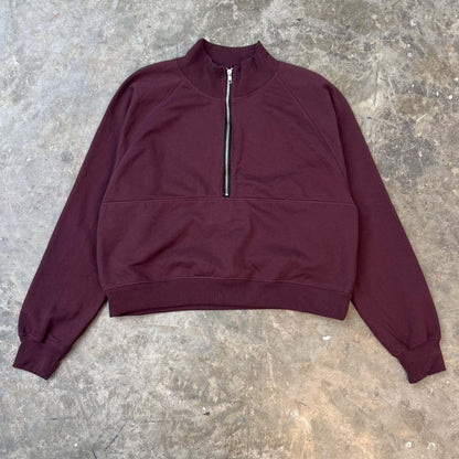 QUARTER ZIP SWEATSHIRT IN WINE