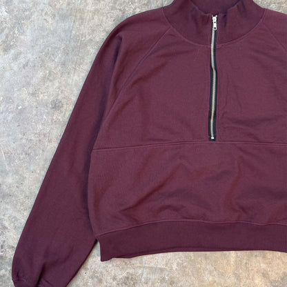 QUARTER ZIP SWEATSHIRT IN WINE