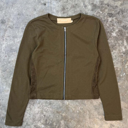 ZIP SCOOP NECK IN OLIVE