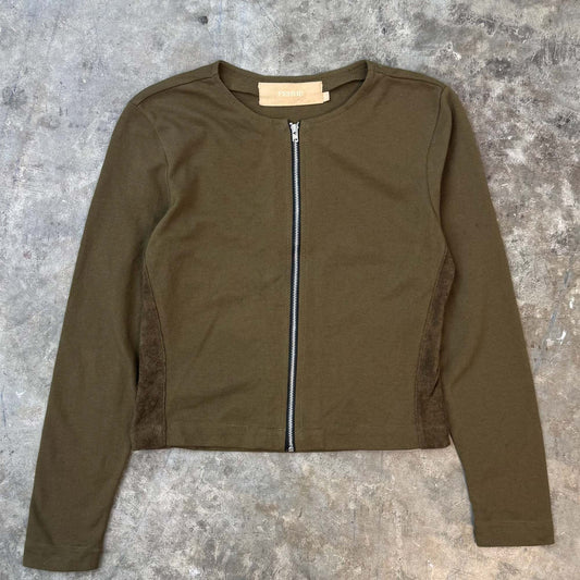ZIP SCOOP NECK IN OLIVE