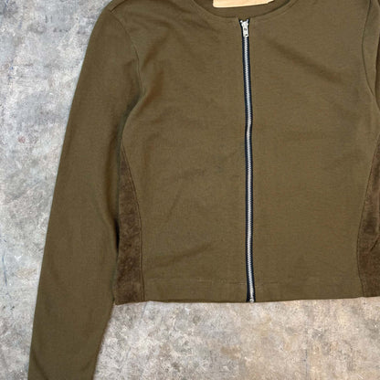 ZIP SCOOP NECK IN OLIVE