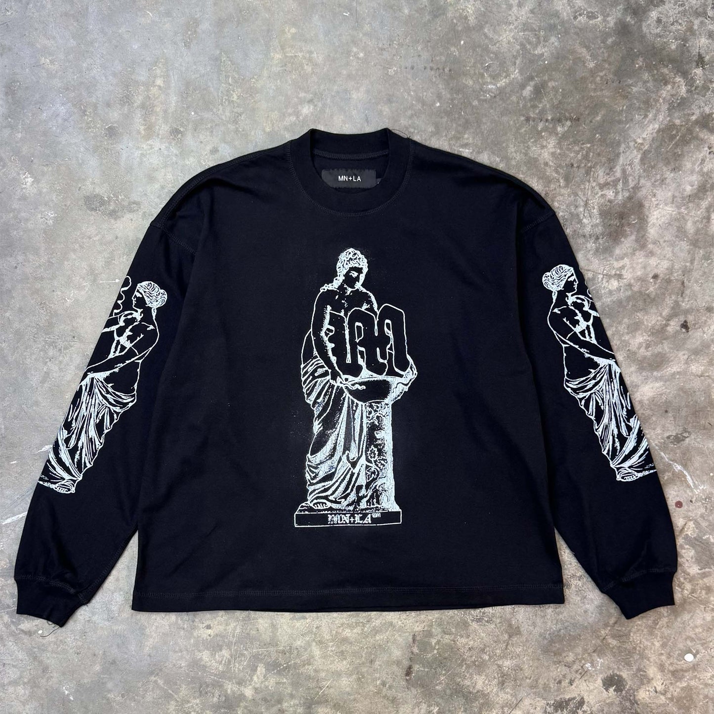 M'$ MOTHERLAND LONGSLEEVE TEE IN ANTHRACITE
