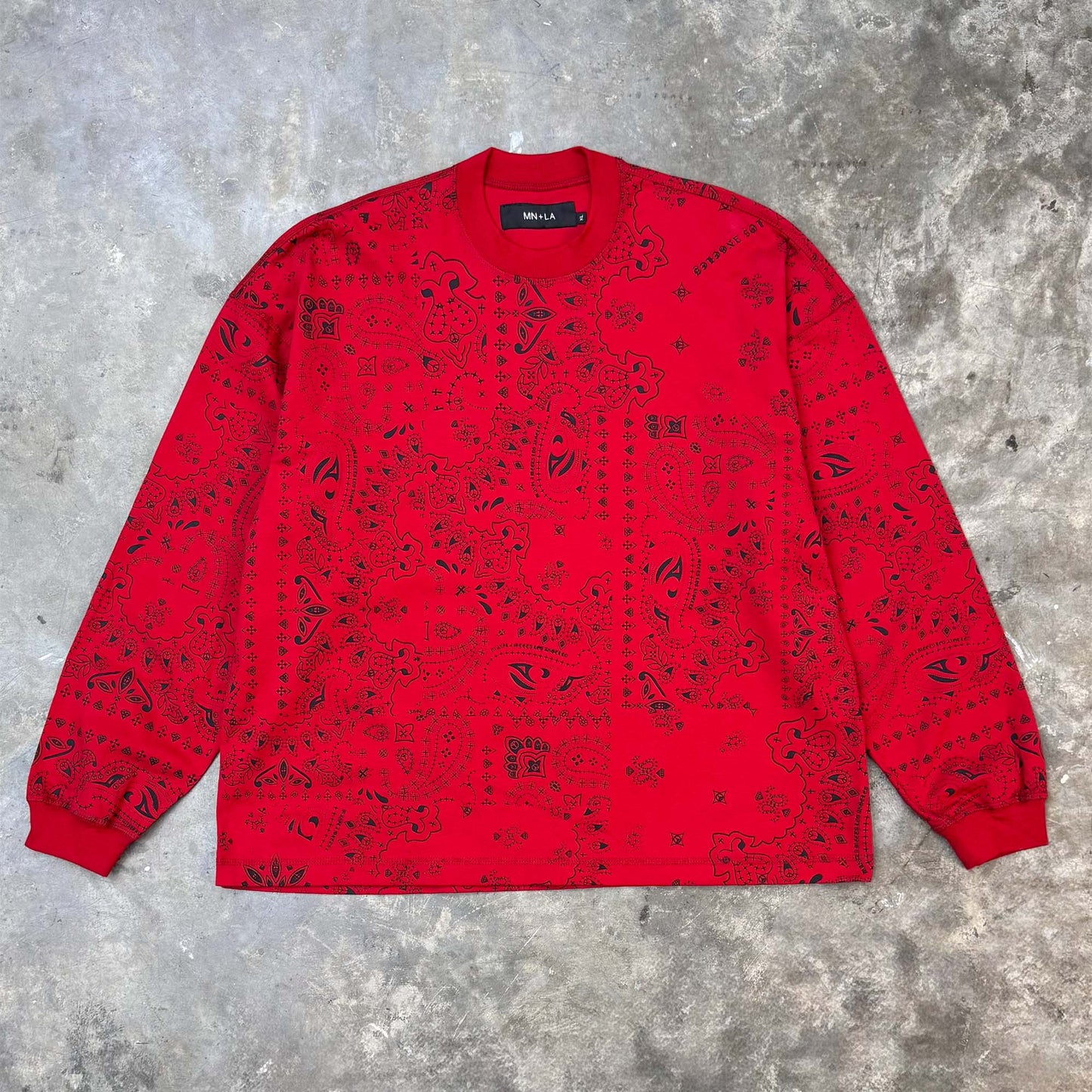 LONGSLEEVE TEE IN CRIMSON PAISLEY