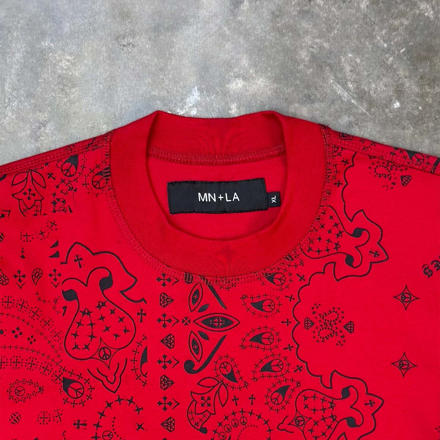 LONGSLEEVE TEE IN CRIMSON PAISLEY