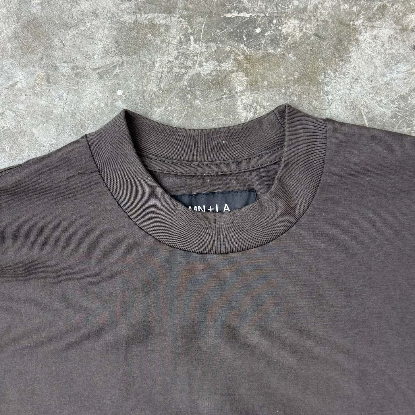 LONGSLEEVE TEE IN CHARCOAL GREY