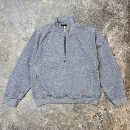 QUARTER ZIP SWEATSHIRT IN HEATHER GREY