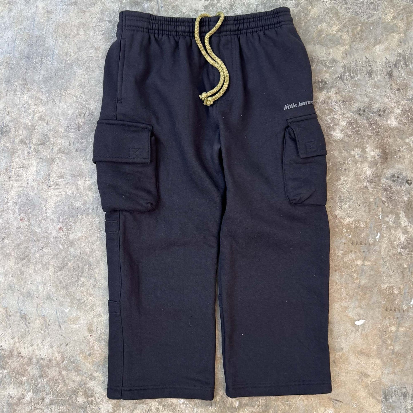 LITTLE HUMAN™ CARGO LOUNGE PANTS IN ANTHRACITE