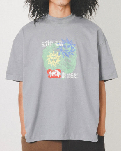 "SUN SEEKER" TEE IN GLACIER