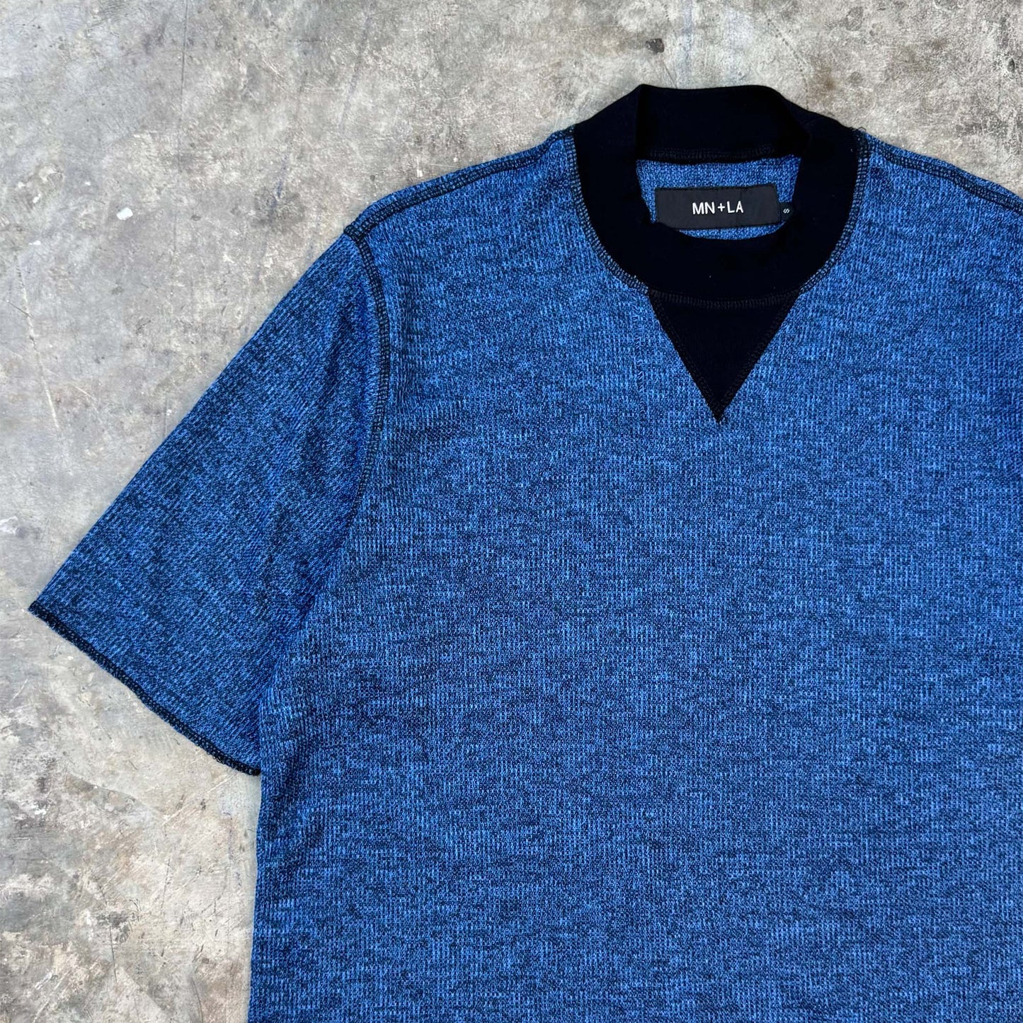 MILITIA MOCK NECK TEE IN CERULEAN