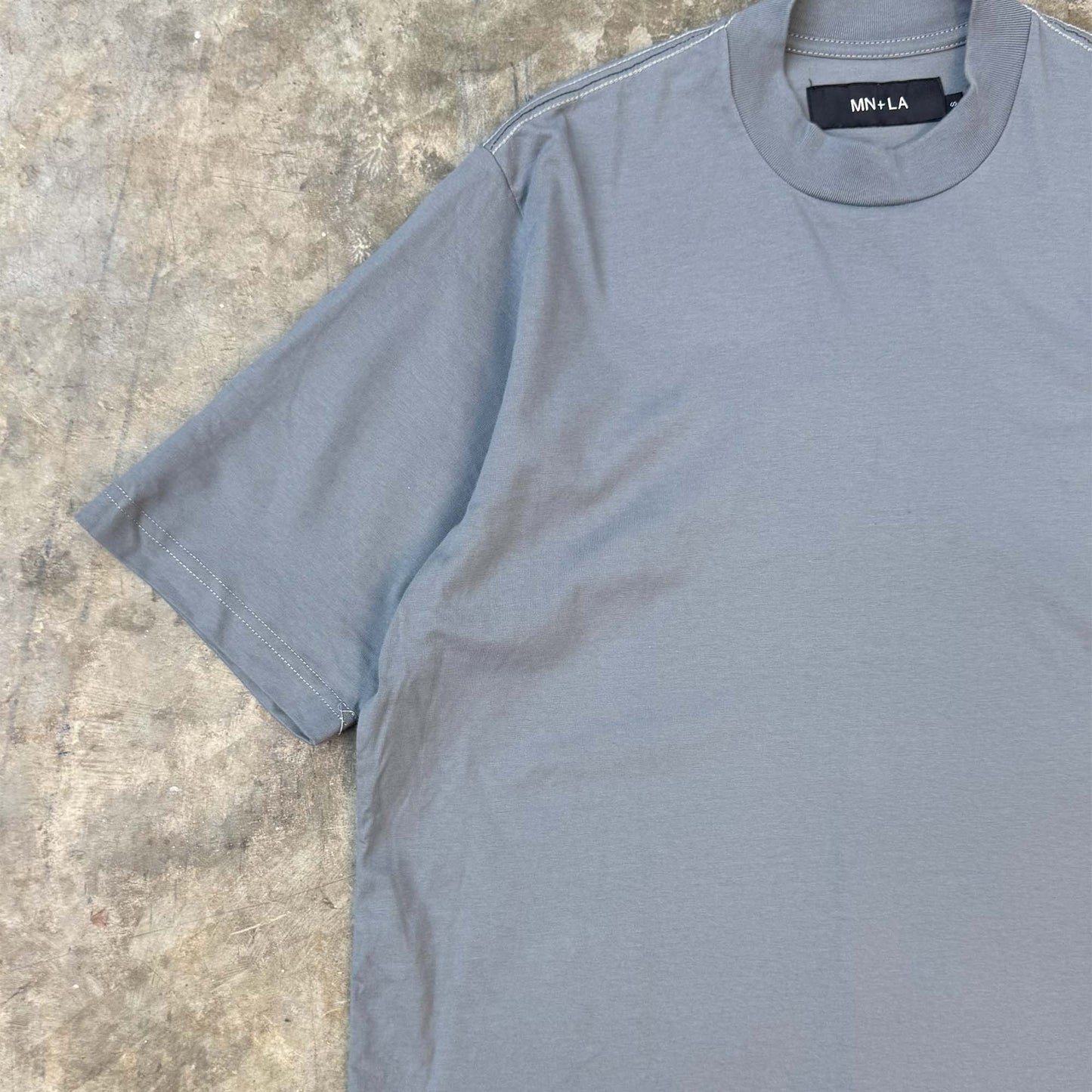 MOCK NECK TEE IN GLACIER