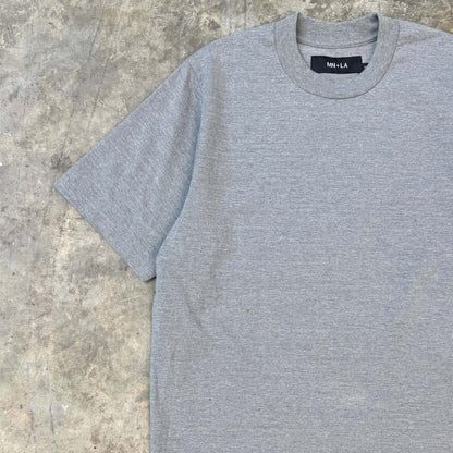 MOCK NECK TEE IN HEATHER GREY