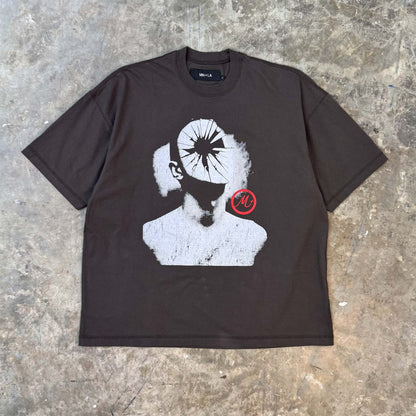 "HEAD SHOT" TEE IN CHARCOAL GREY