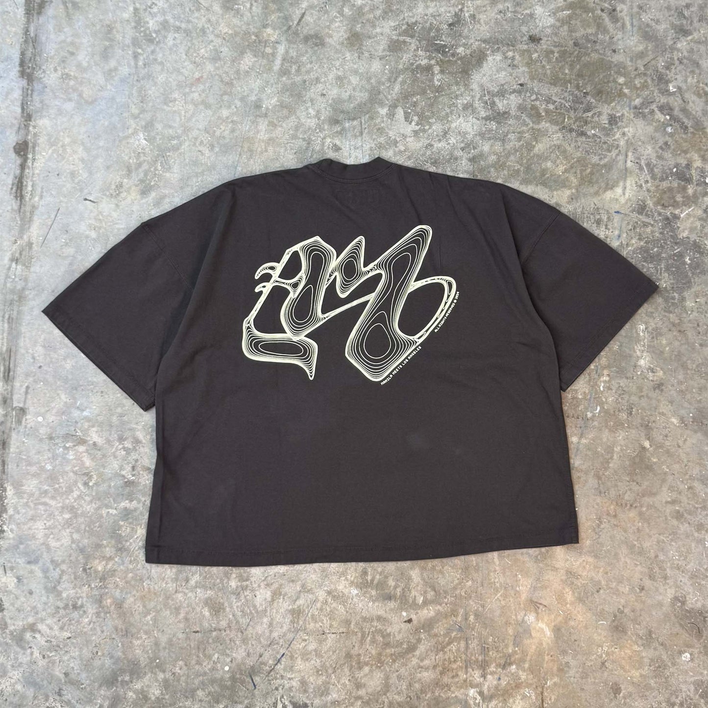 M'$ RIFT VAST TEE IN CHARCOAL GREY