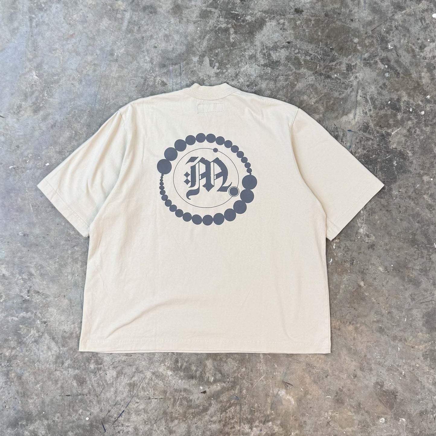 "CROP CIRCLES" MOCK NECK TEE V3 IN OAT