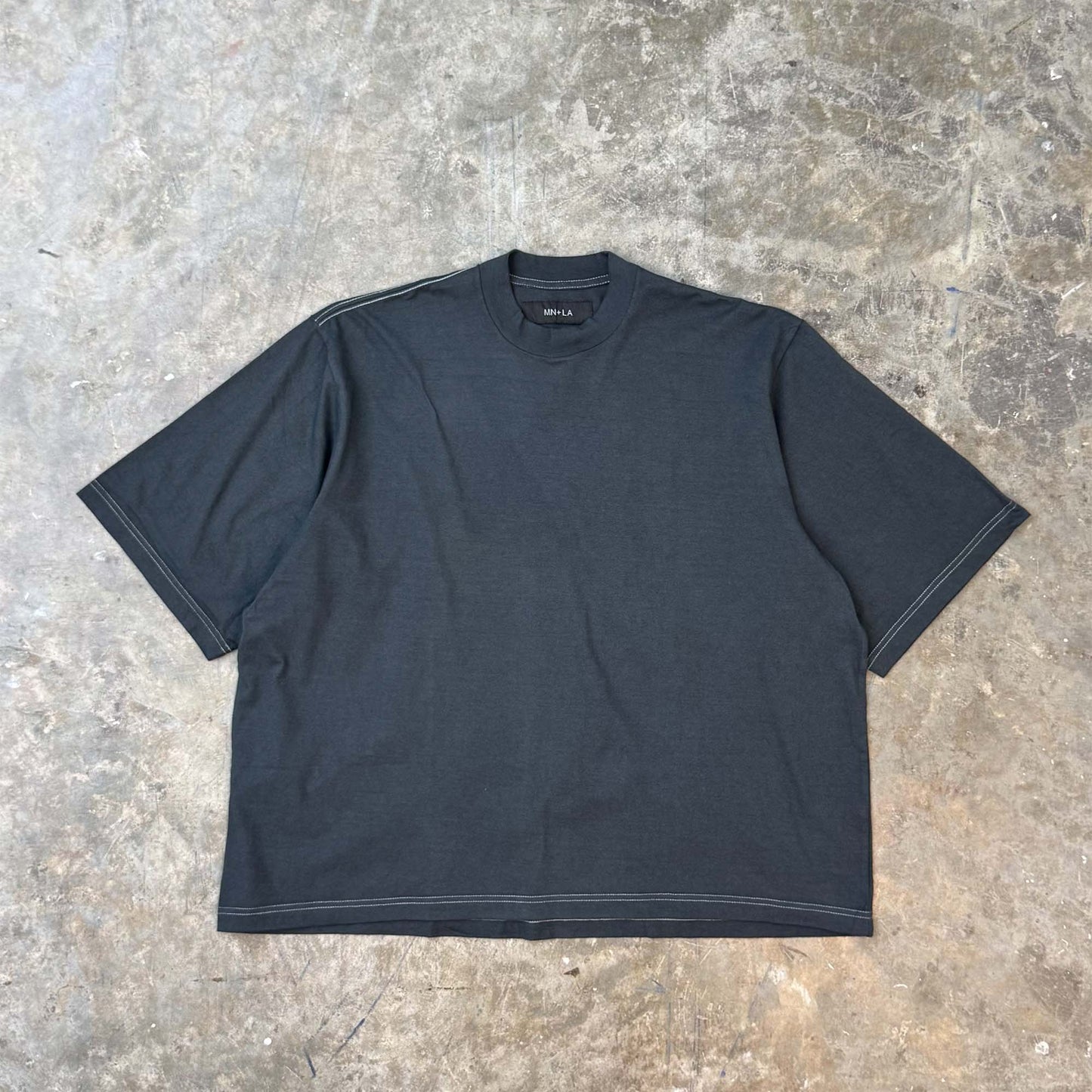MN+LA™ MOCK NECK TEE SAMPLE 010