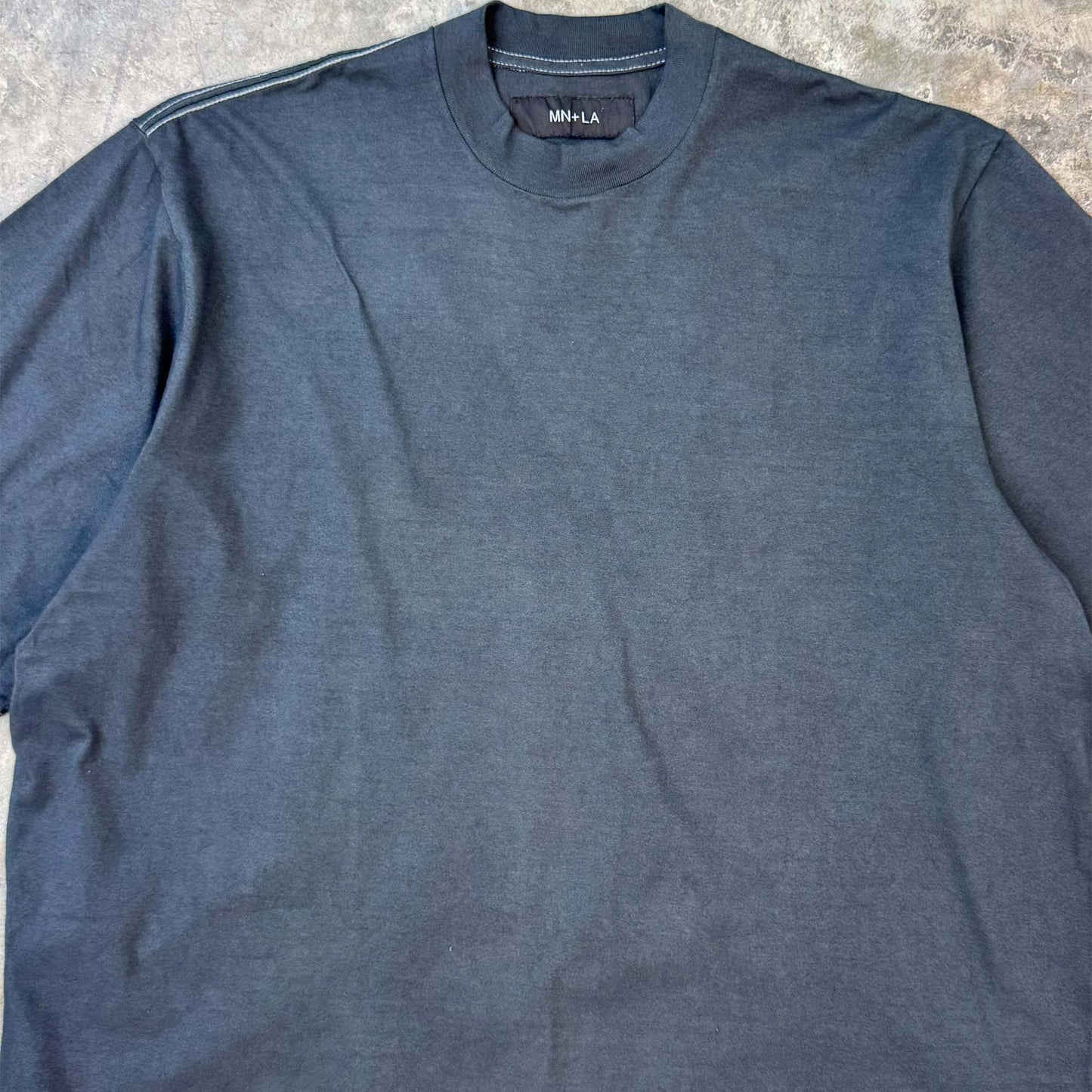 MN+LA™ MOCK NECK TEE SAMPLE 010
