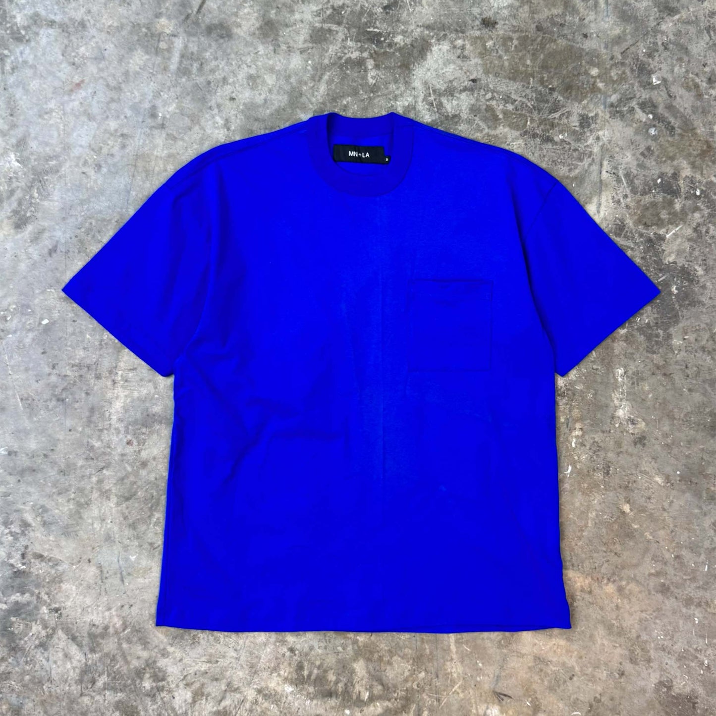 POCKET BOX TEE V4 IN ELECTRIC BLUE